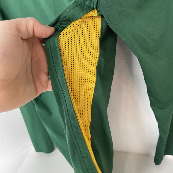 North Dakota State Bison Long Sleeve Shirt, Nike Dri-Fit Green, Medium, Football - Picture 5 of 12